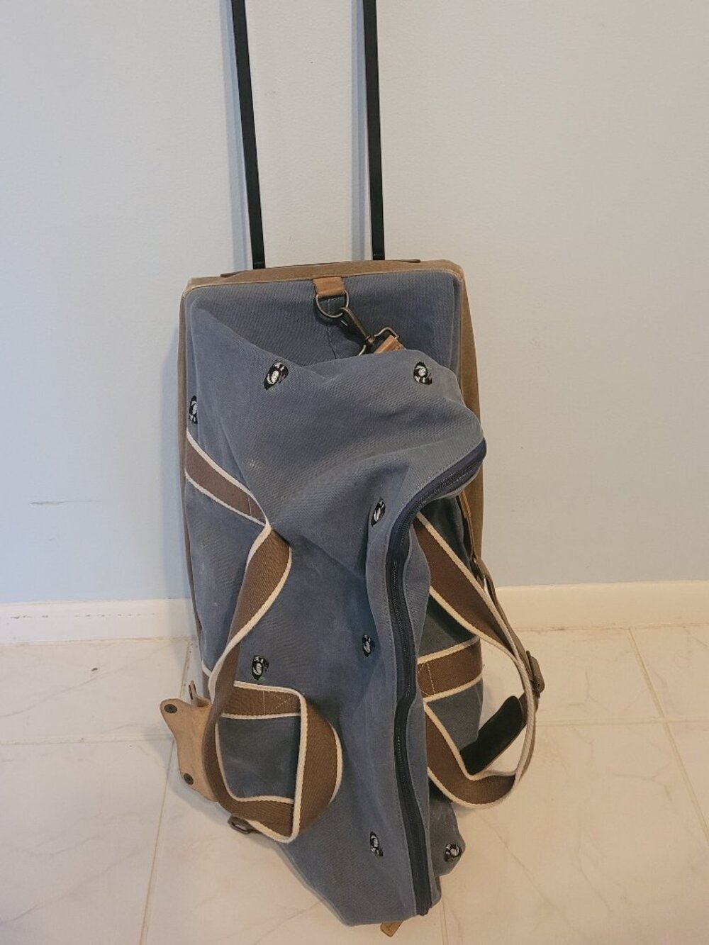 Vintage L.L. Bean Rolling Canvas Duffle Bag w/ Leather Accents Unique Duck Print - Picture 2 of 11